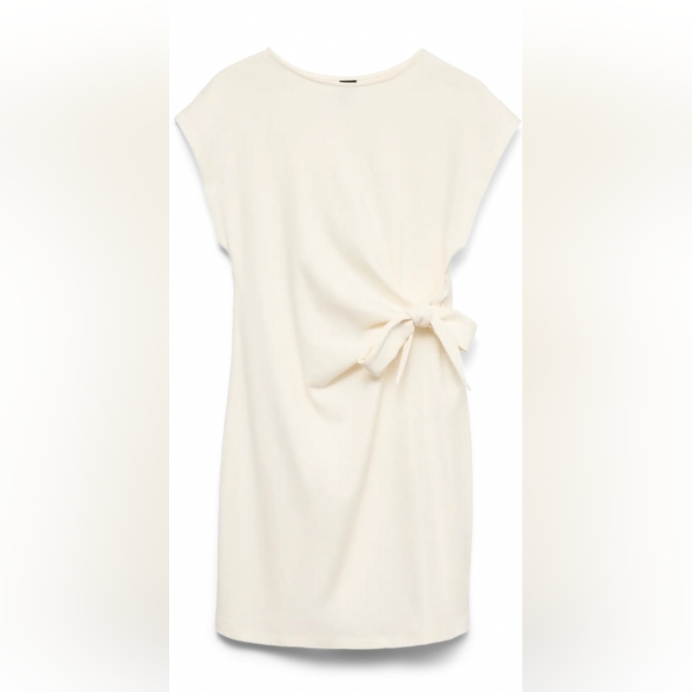 Emely Daniels Size: L Elegant Cream Tie-Waist Dress